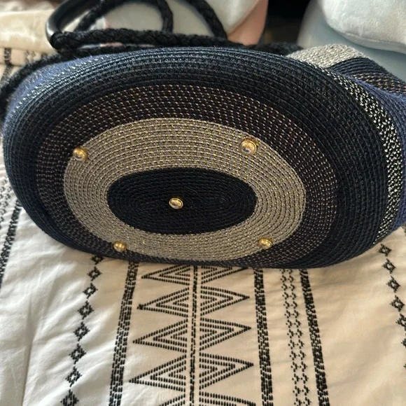 Eric Javits Shenia Squishee Metallic Woven Tote. - Picture 5 of 12